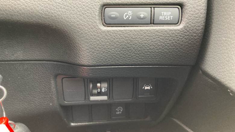 Nissan Qashqai 1.3 DiG-T Acenta Premium 5dr Petrol Hatchback